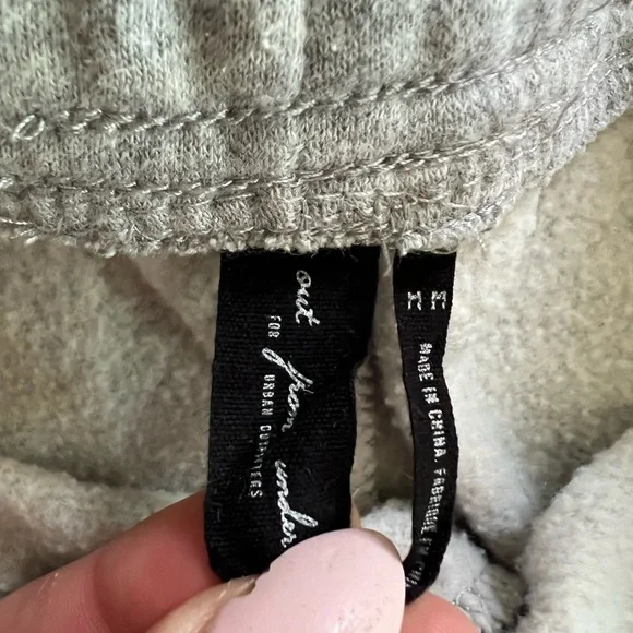 Urban Outfitters Gray Sweatpants with Elastic Waistband - Picture 4 of 4